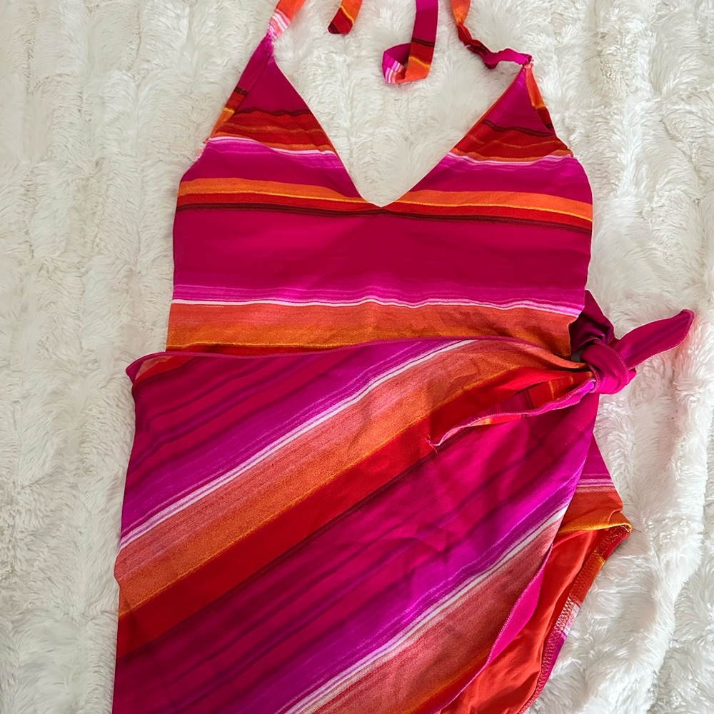 Trina Turk Soltice Stripe Plunge One-Piece (12) & Matching Sarong (small) - Picture 5 of 8